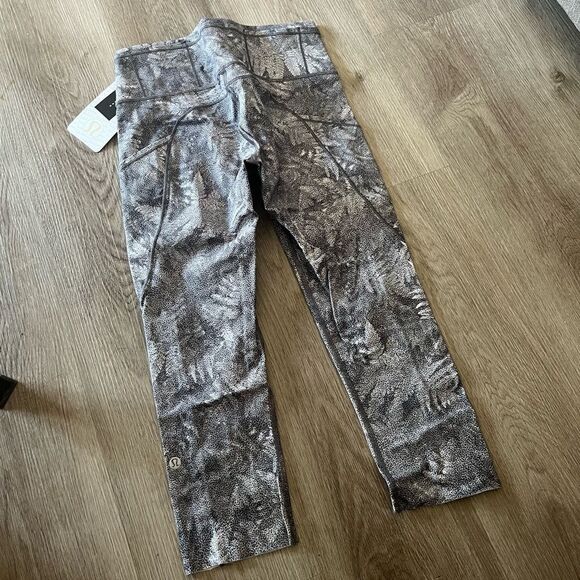 NEW Lululemon Fast & Free Crop - Picture 8 of 10